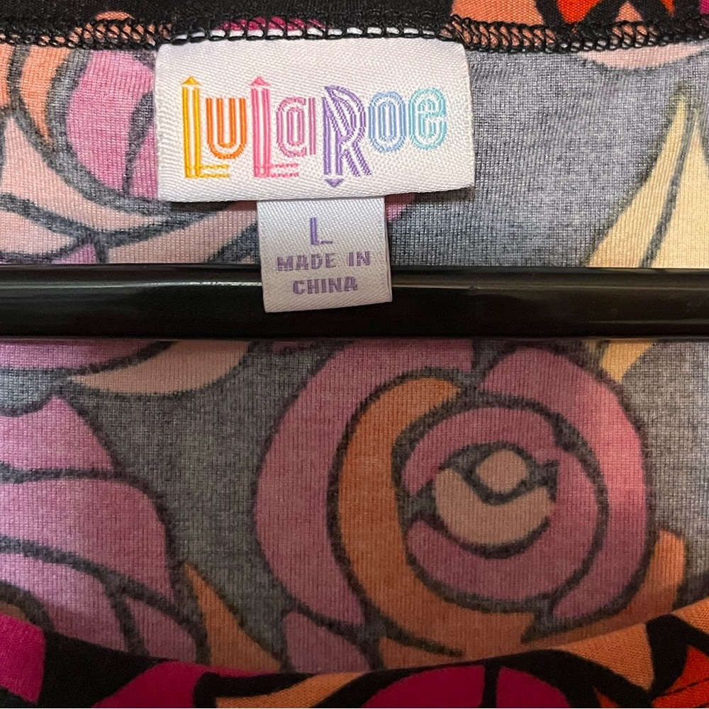 Form fitting knee length LulaRoe dress sz L - Picture 4 of 4